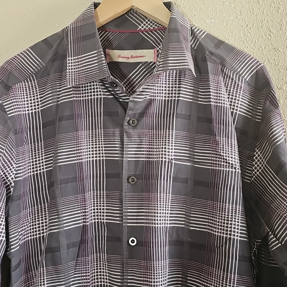 Tommy Bahama Casual Button-Down Shirt.